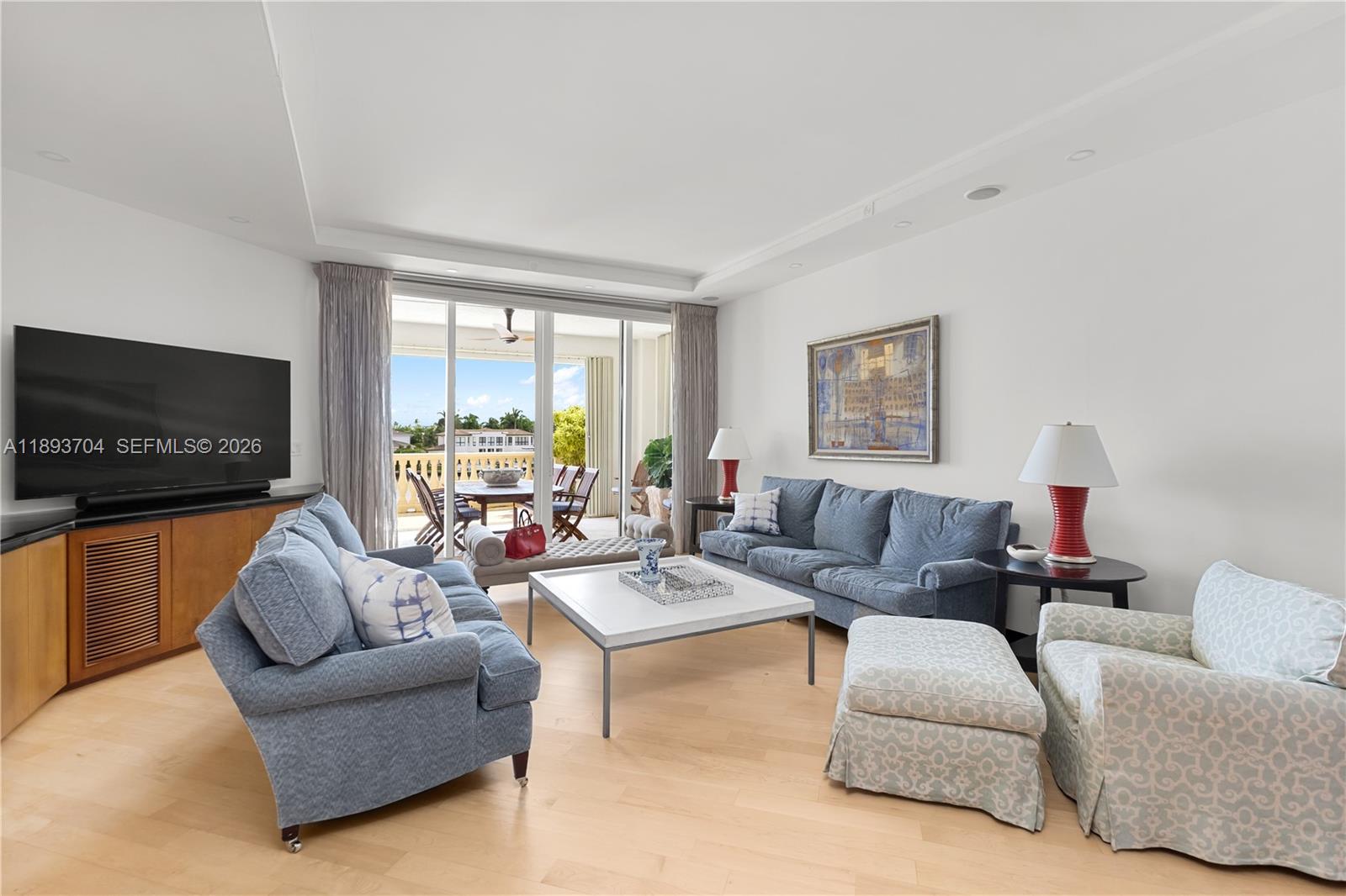 BELLA VISTA MID RISE NORT - Residential