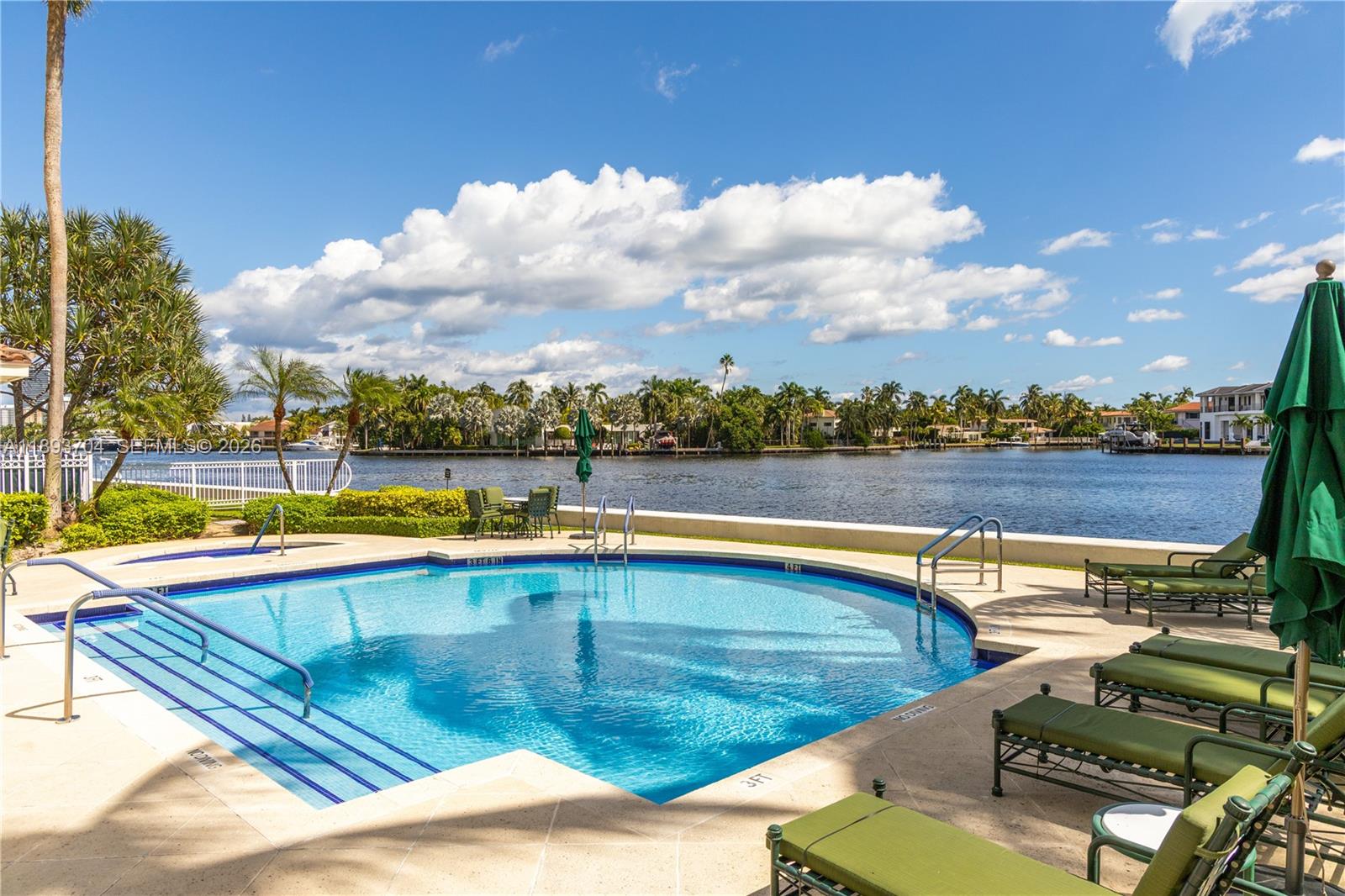 BELLA VISTA MID RISE NORT - Residential