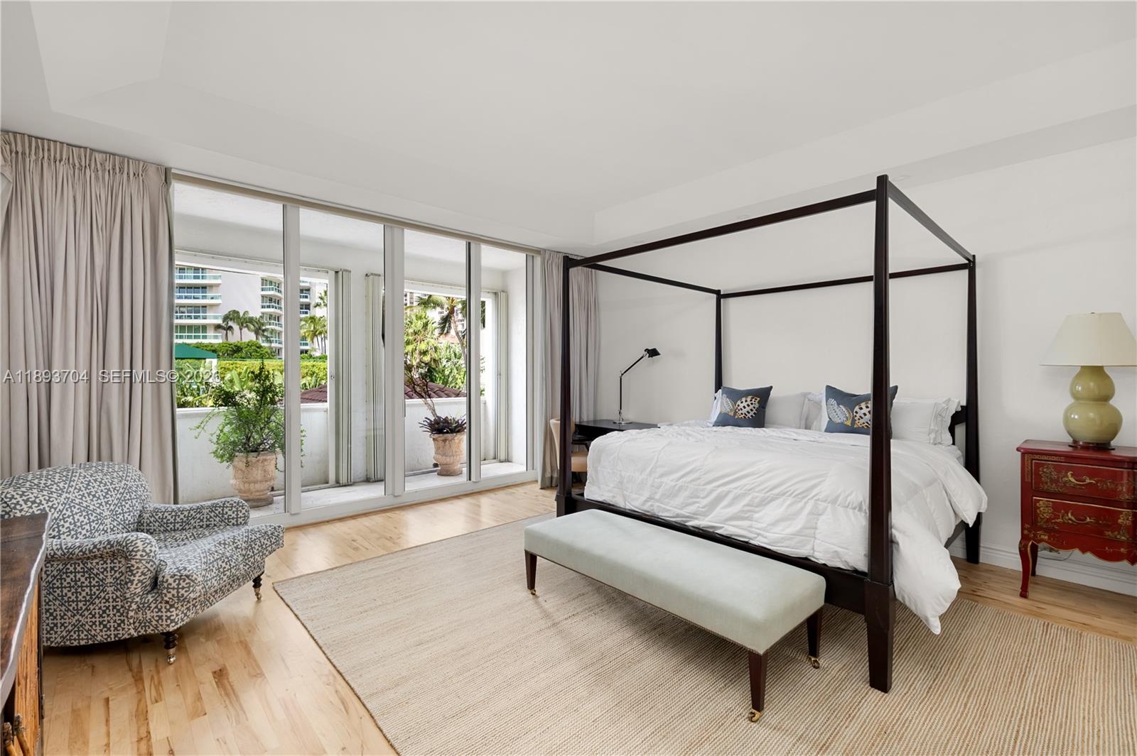 BELLA VISTA MID RISE NORT - Residential