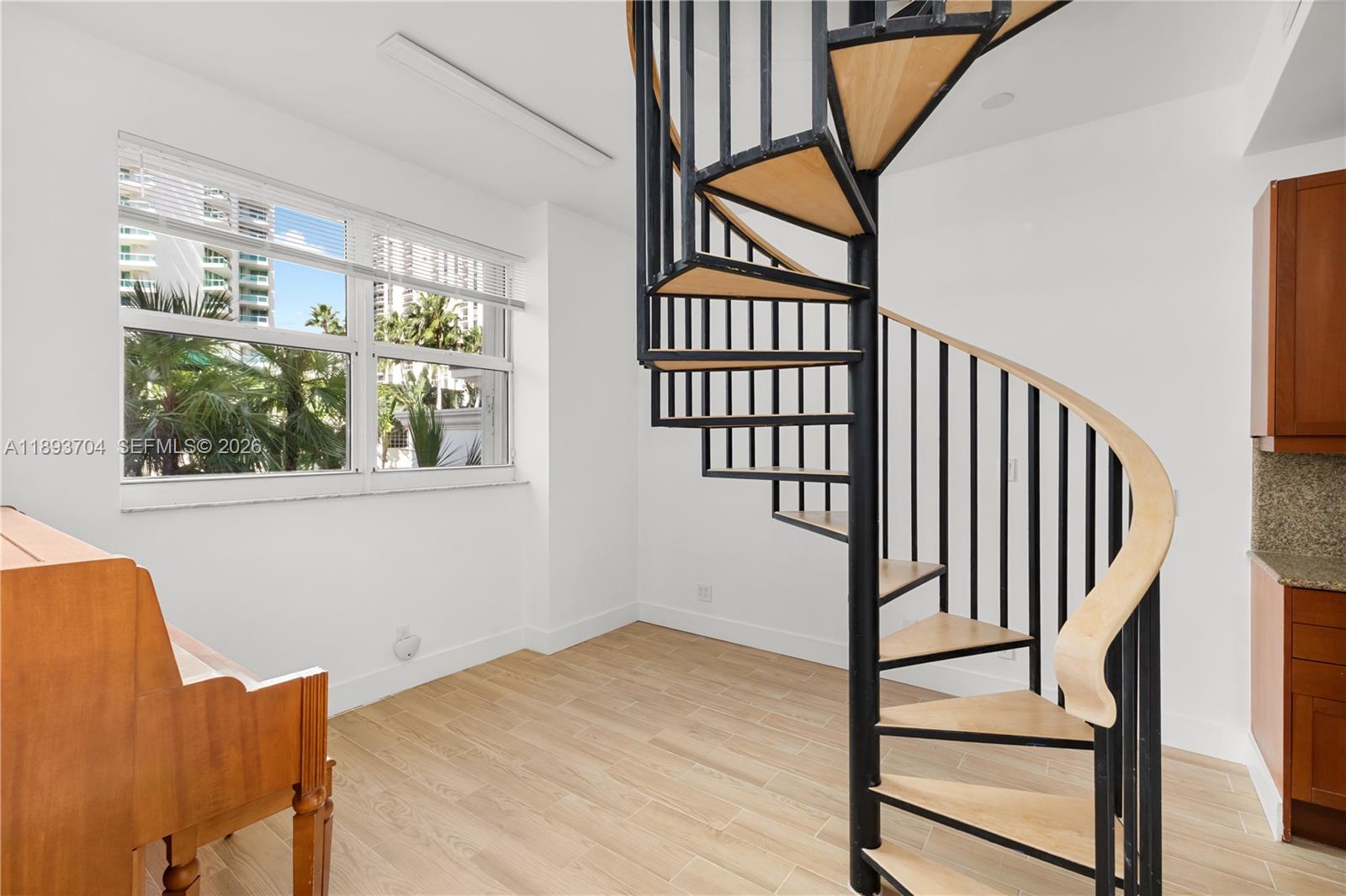 BELLA VISTA MID RISE NORT - Residential