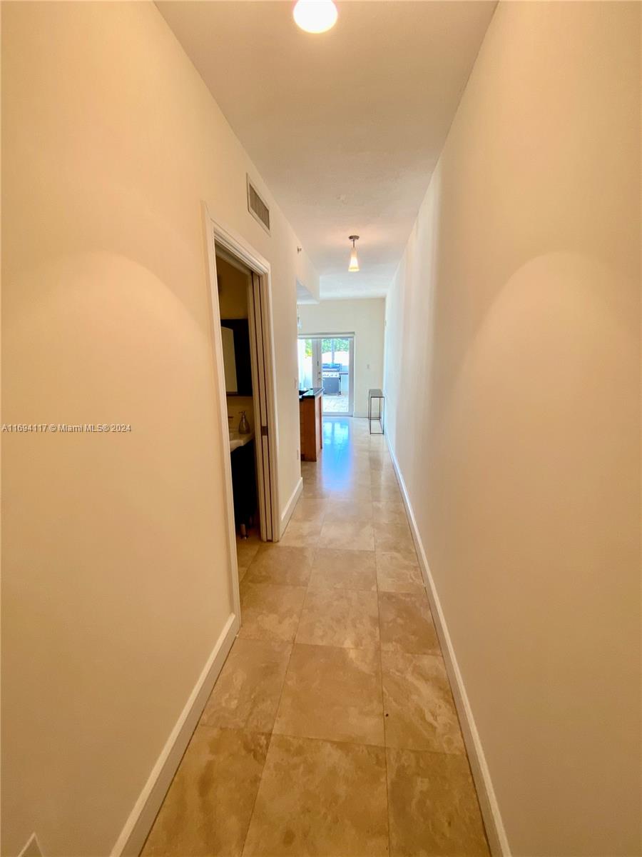 LENOX VILLAS CONDO - Residential Lease