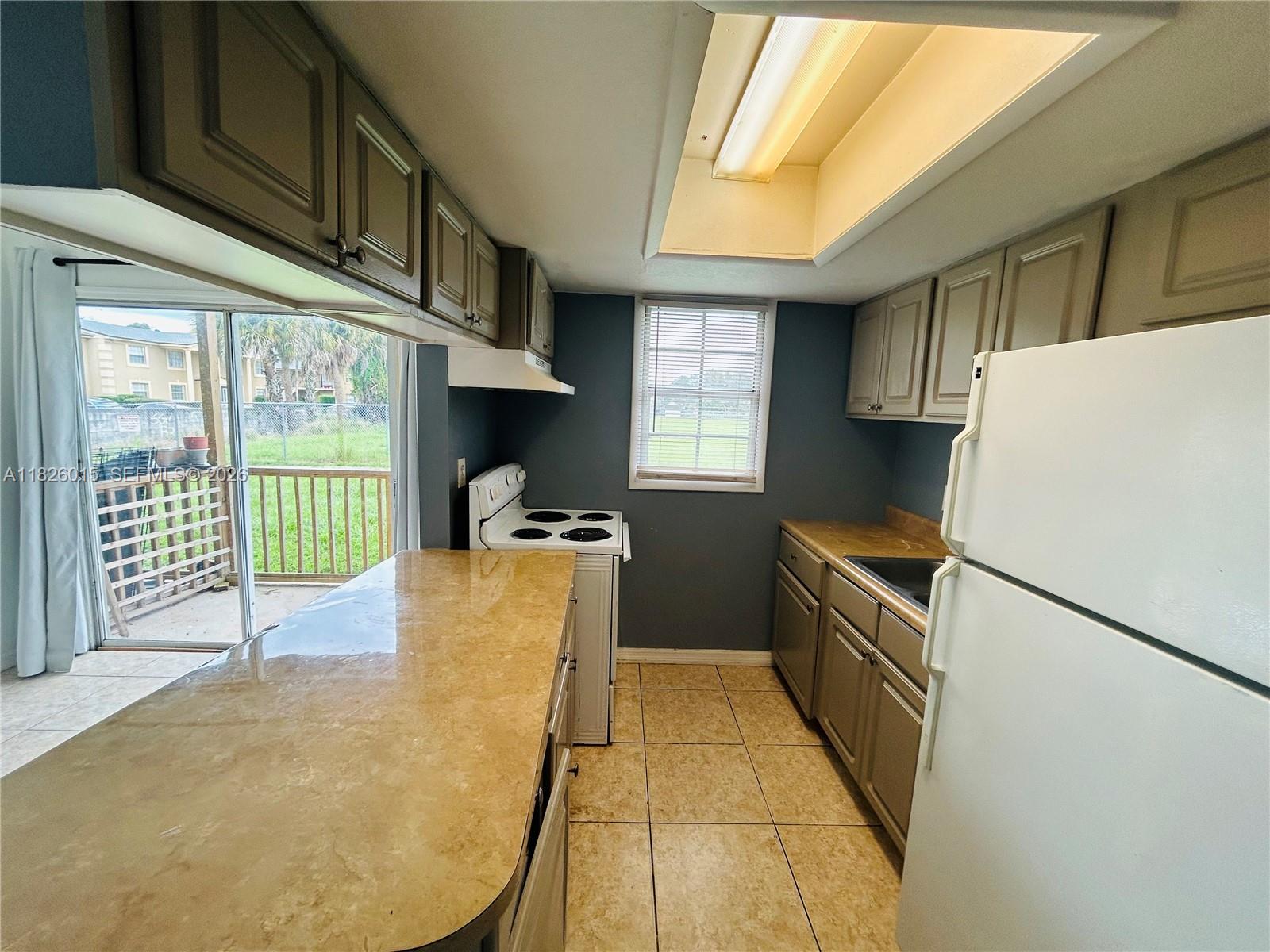 CATALINA ISLES CONDO - Residential