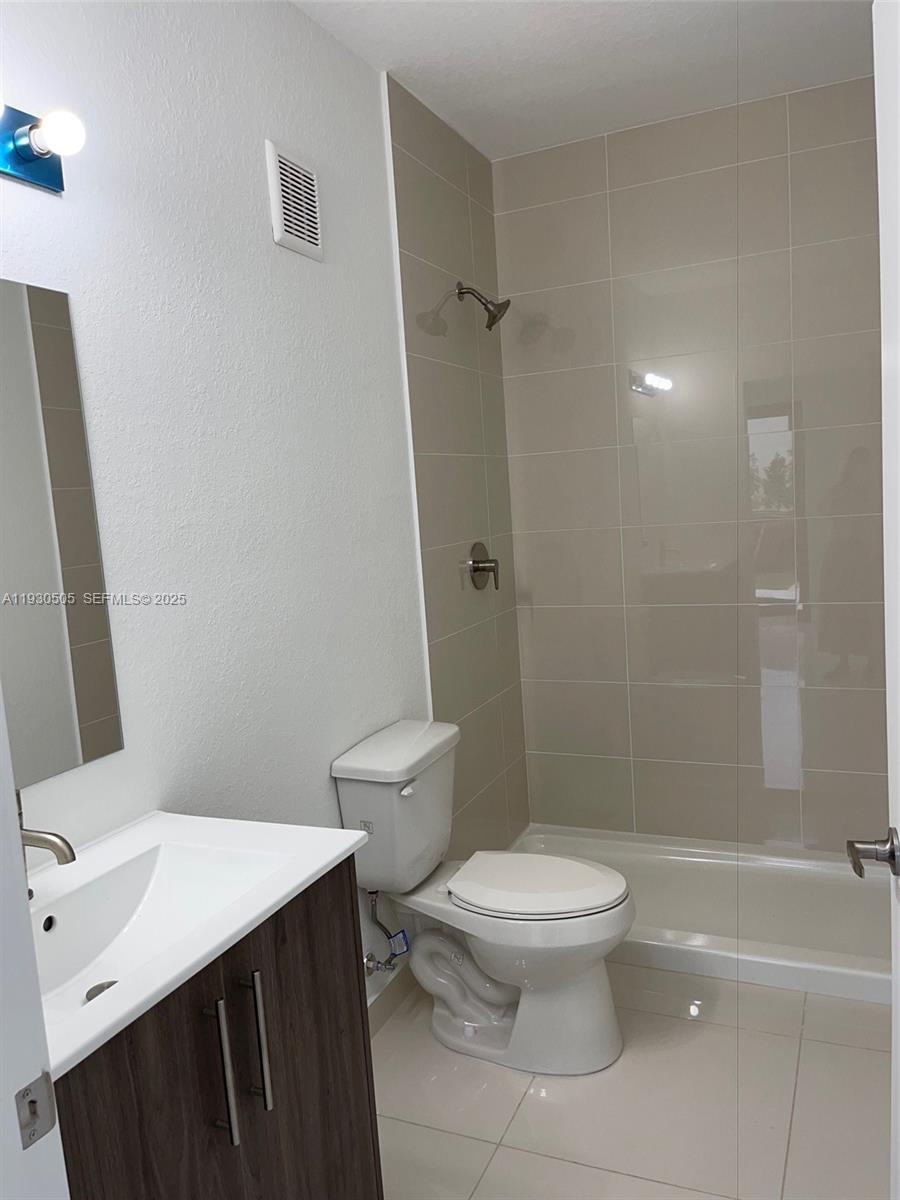 AURORA AT GRAND PALMS - Residential Lease