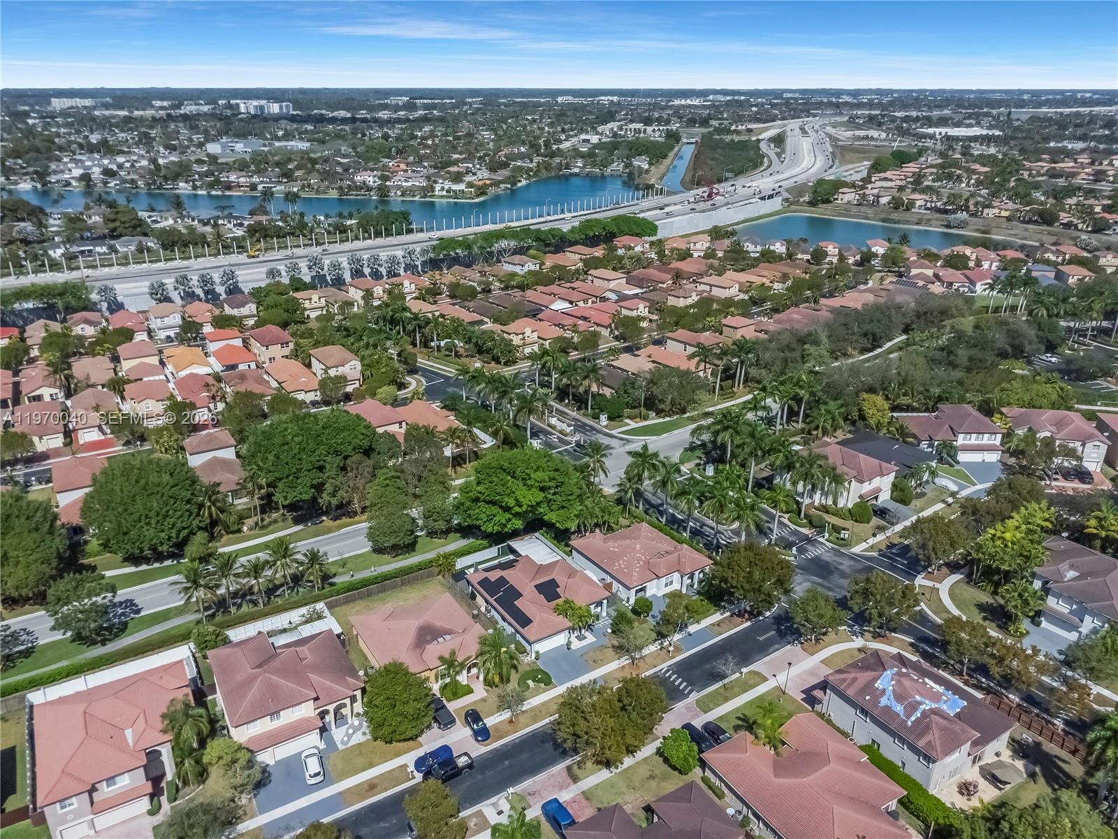 FLORIDIAN BAY ESTATES - Residential