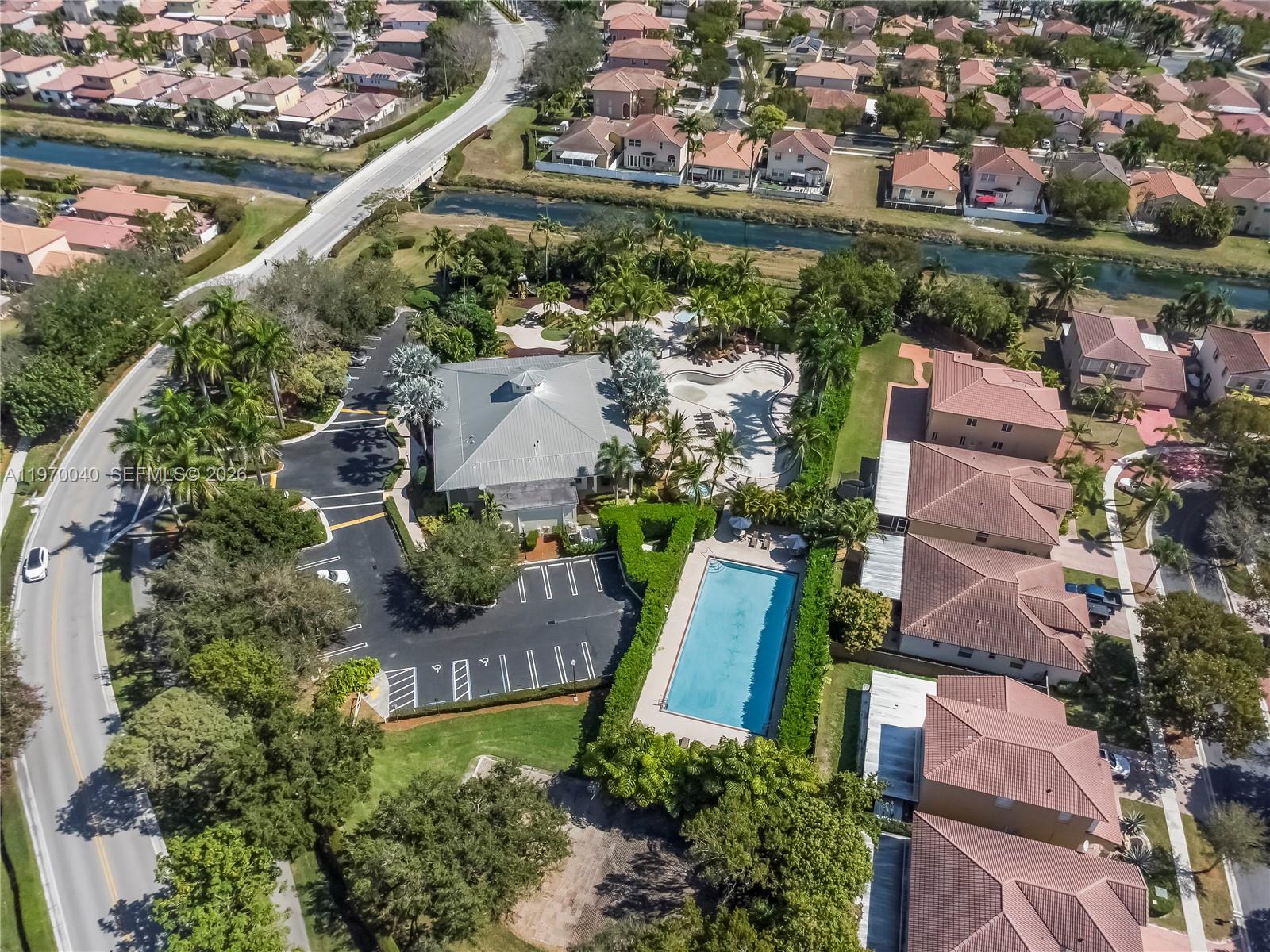 FLORIDIAN BAY ESTATES - Residential
