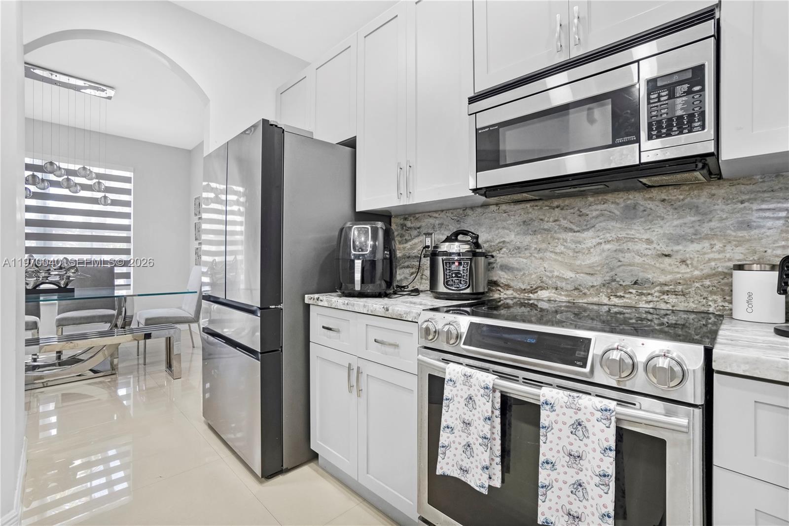 FLORIDIAN BAY ESTATES - Residential