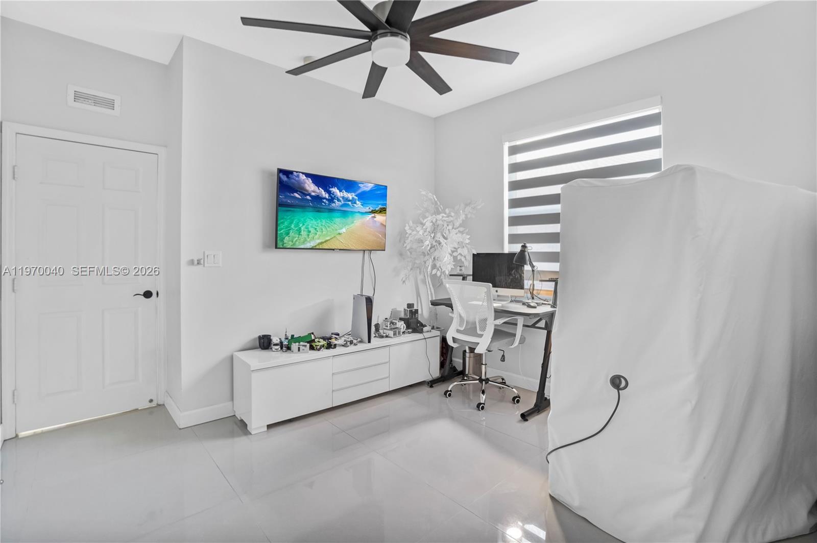 FLORIDIAN BAY ESTATES - Residential