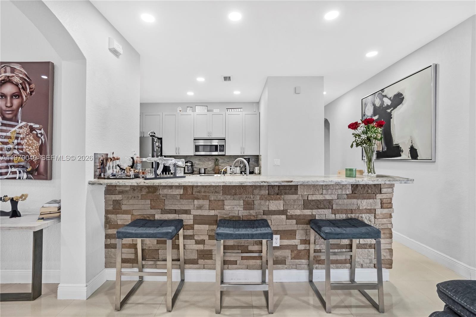 FLORIDIAN BAY ESTATES - Residential