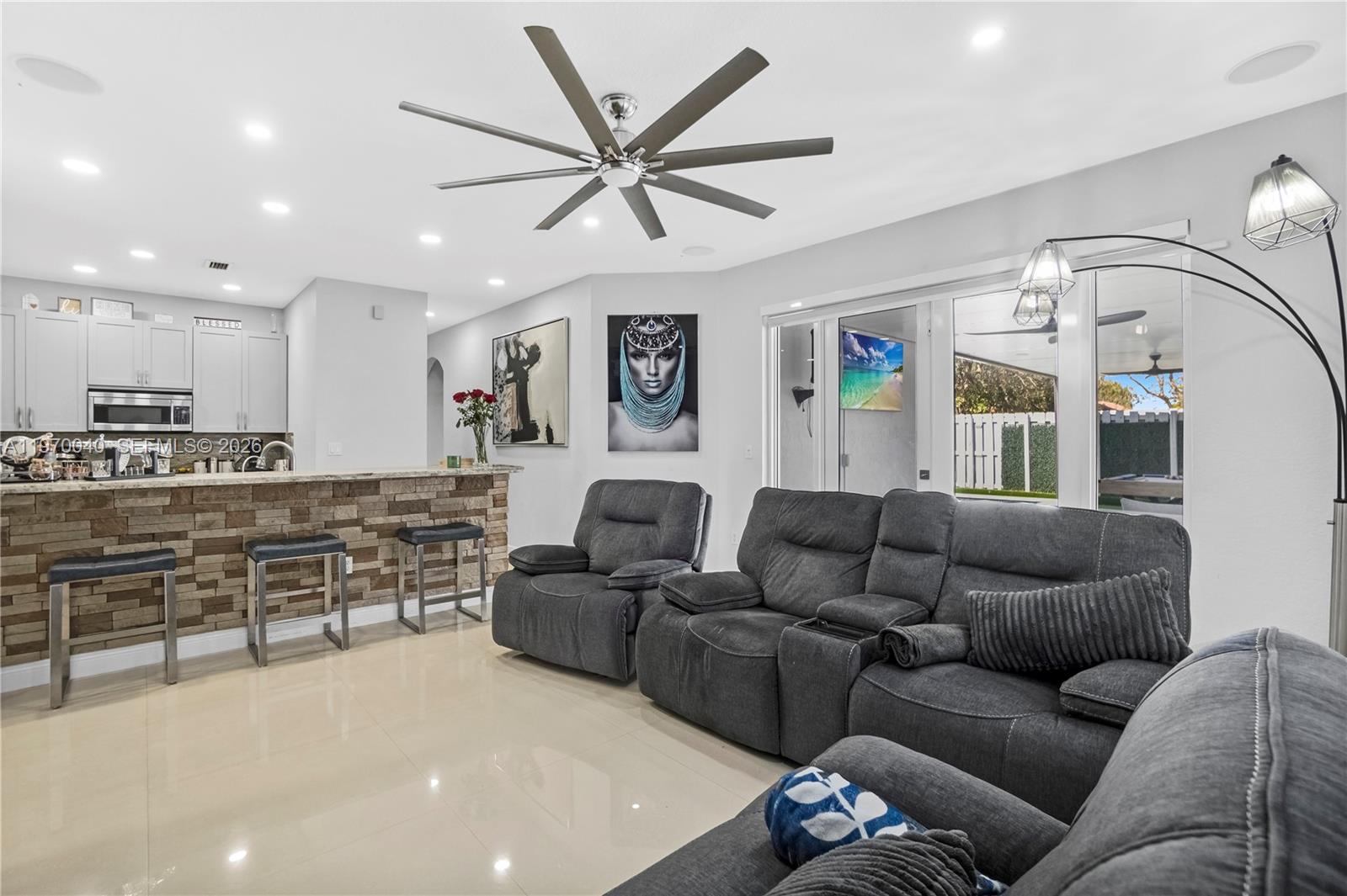 FLORIDIAN BAY ESTATES - Residential