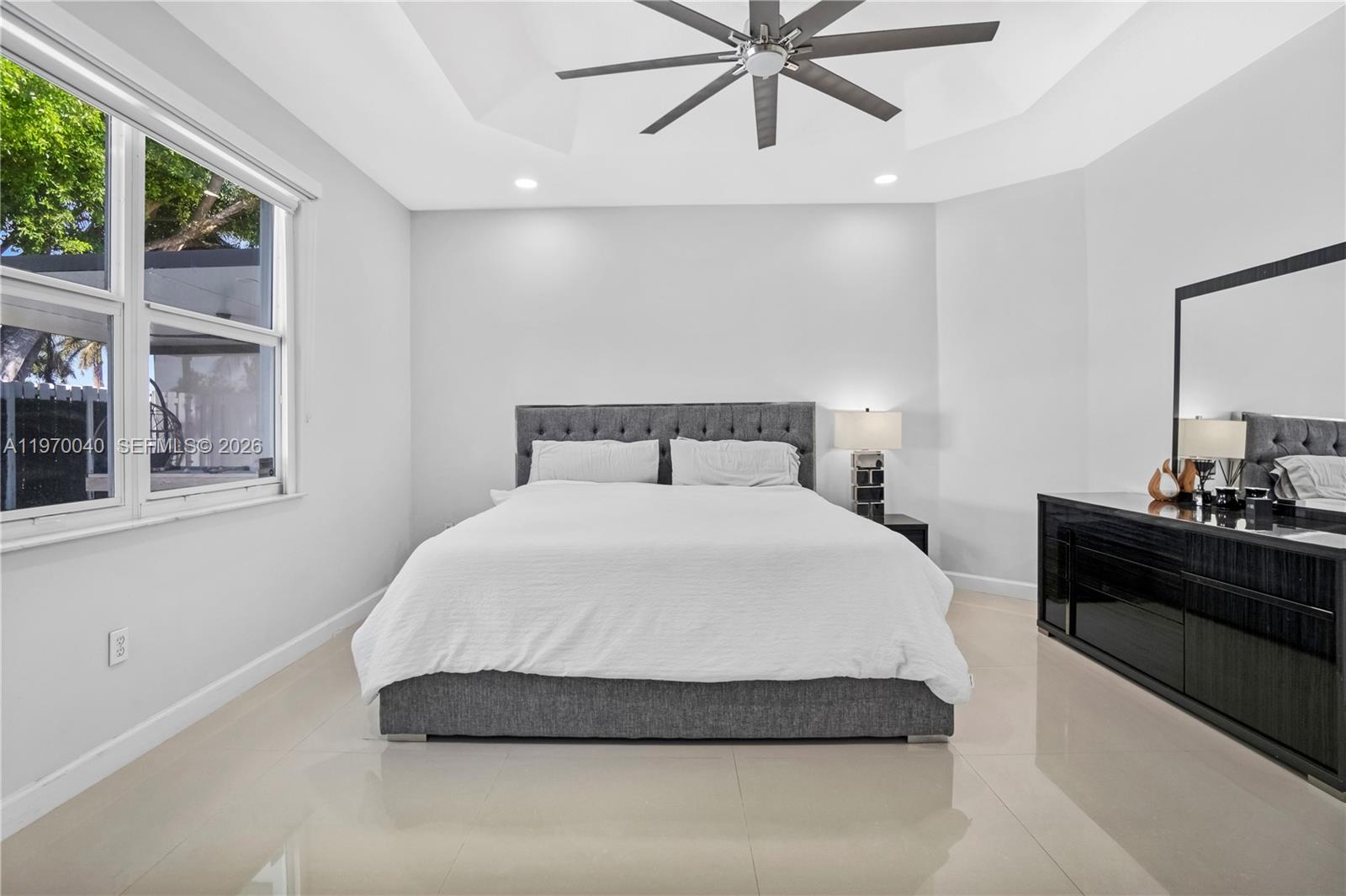 FLORIDIAN BAY ESTATES - Residential