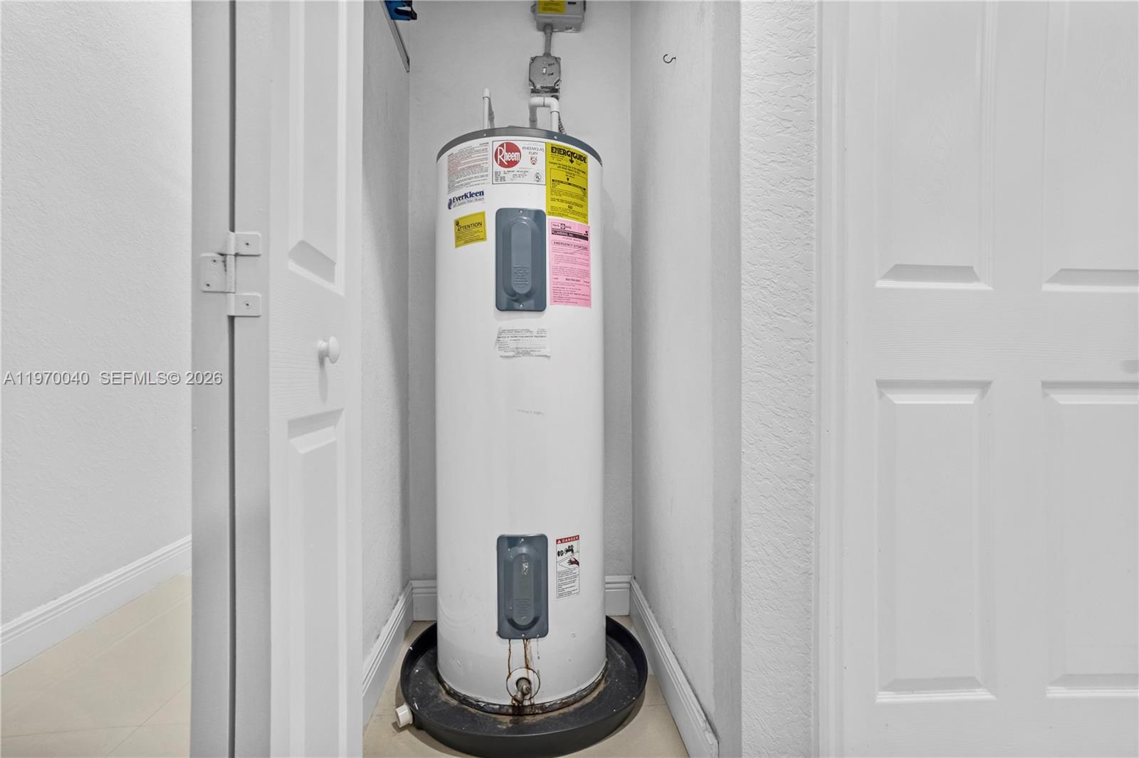 FLORIDIAN BAY ESTATES - Residential