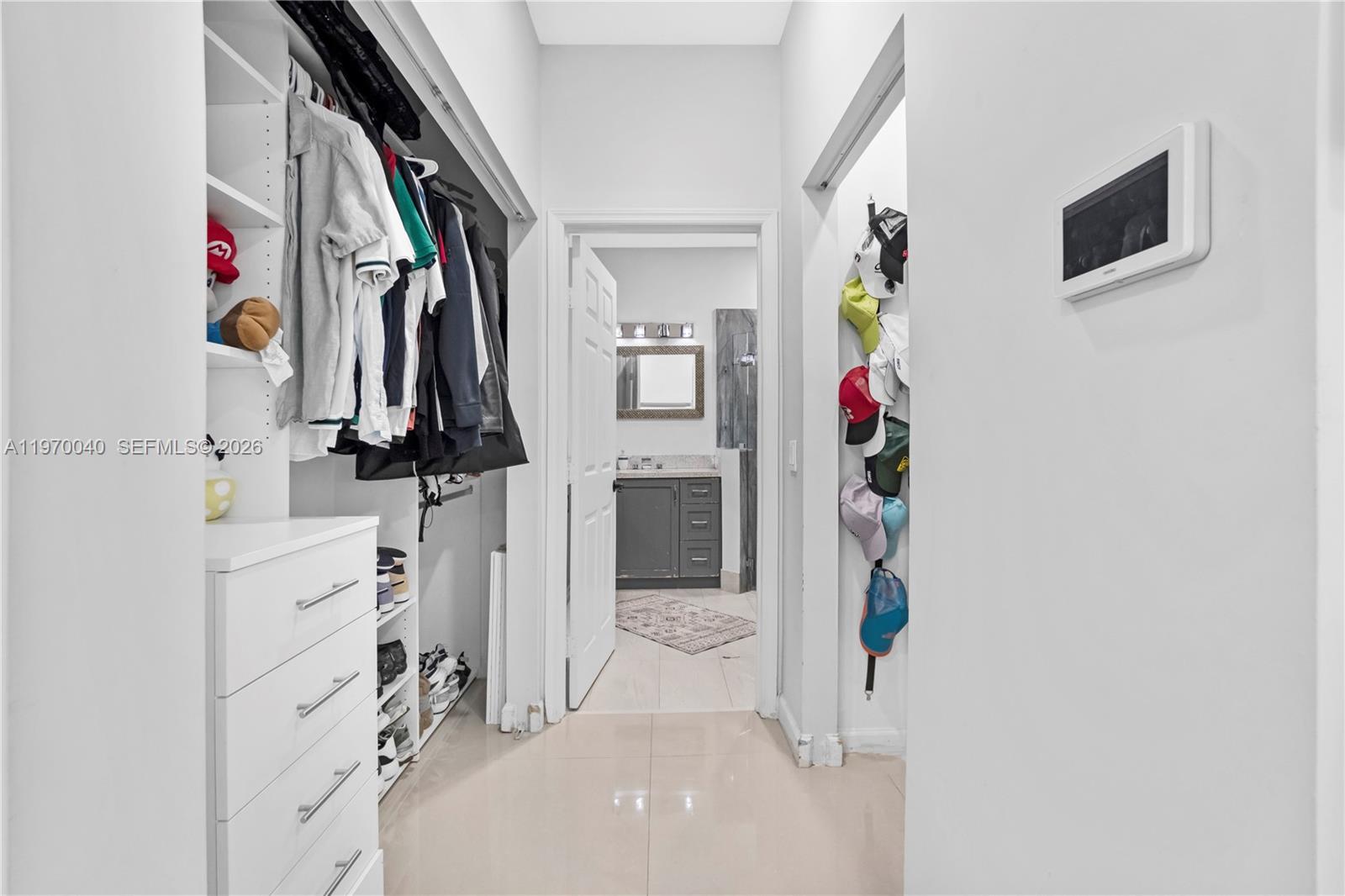 FLORIDIAN BAY ESTATES - Residential