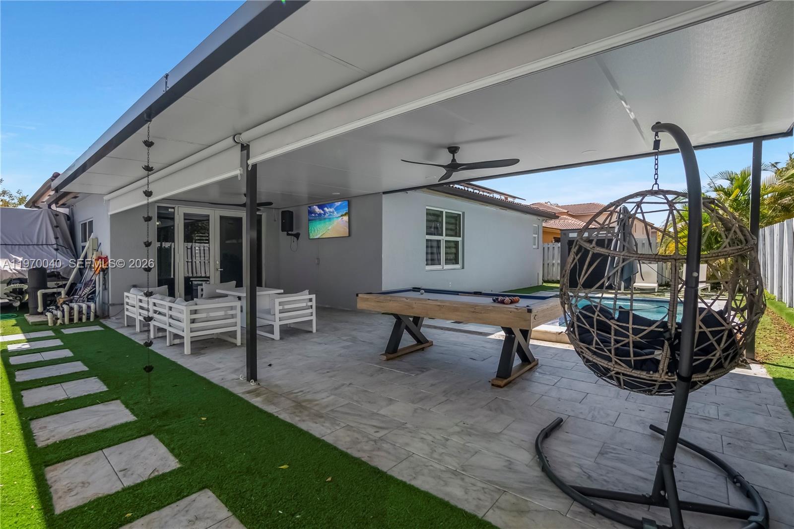 FLORIDIAN BAY ESTATES - Residential