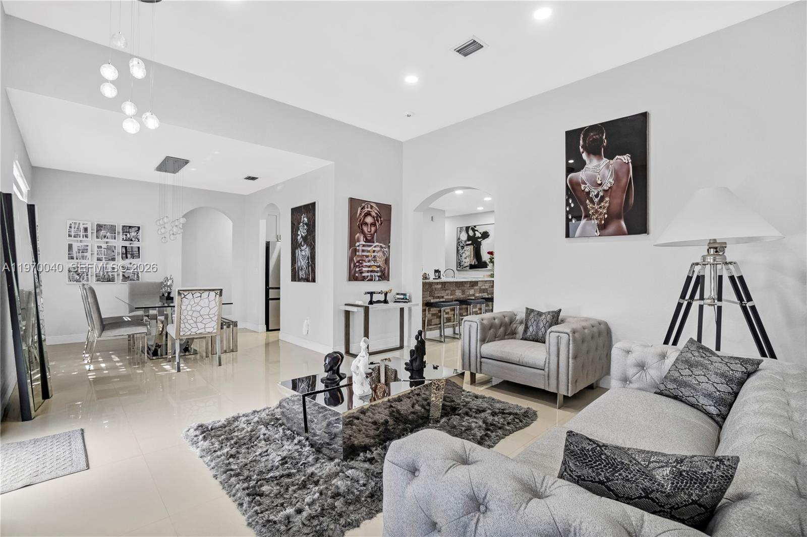 FLORIDIAN BAY ESTATES - Residential