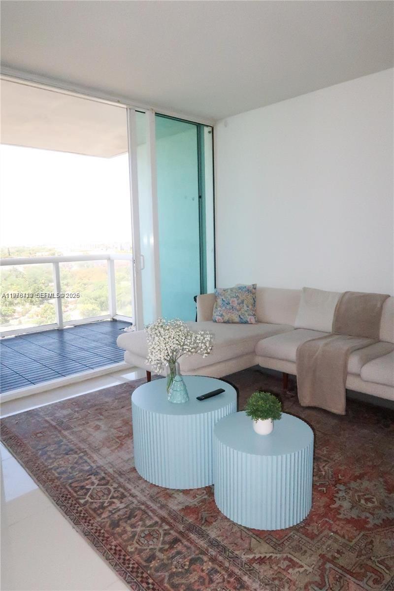 TERRAZAS RIVERPARK VILLAG - Residential Lease