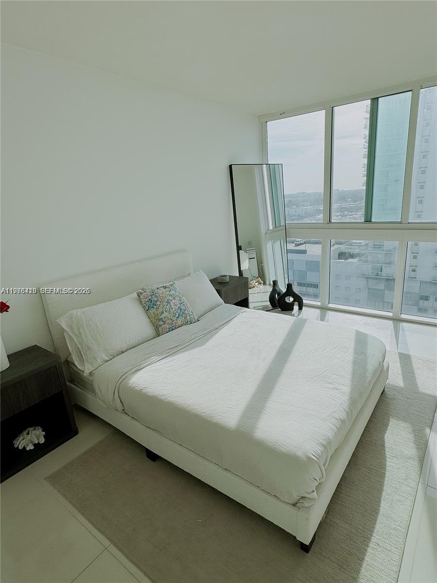 TERRAZAS RIVERPARK VILLAG - Residential Lease