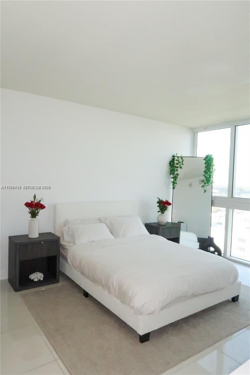 TERRAZAS RIVERPARK VILLAG - Residential Lease