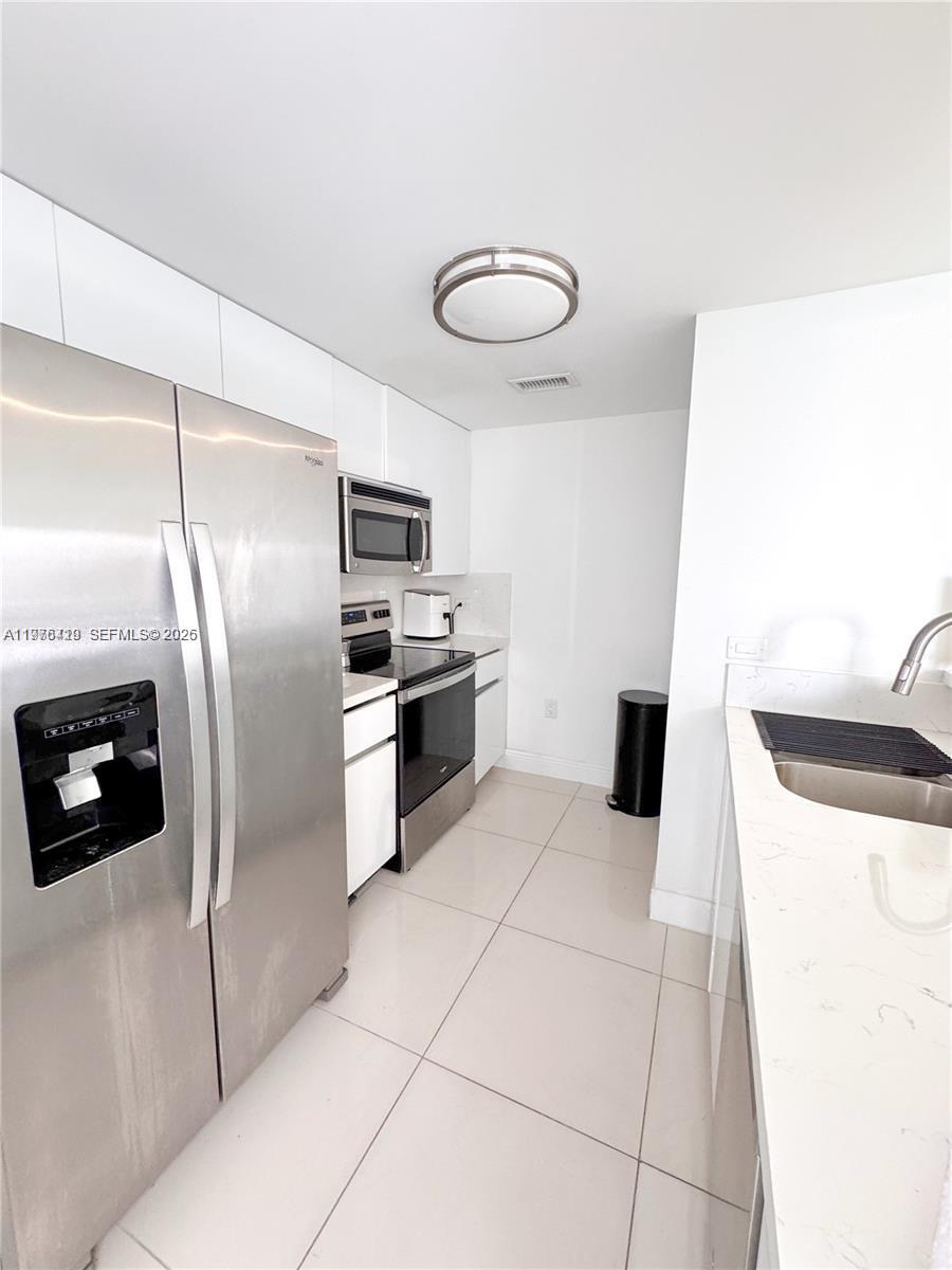 TERRAZAS RIVERPARK VILLAG - Residential Lease