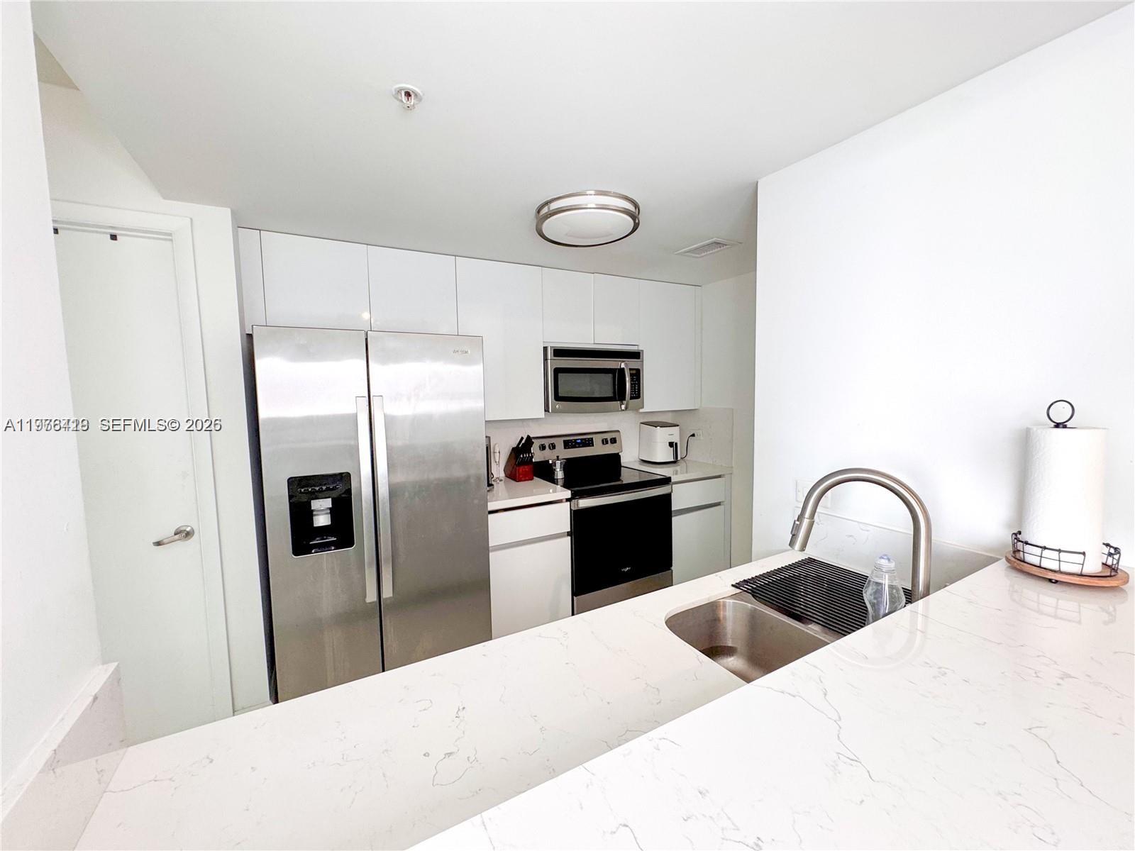 TERRAZAS RIVERPARK VILLAG - Residential Lease