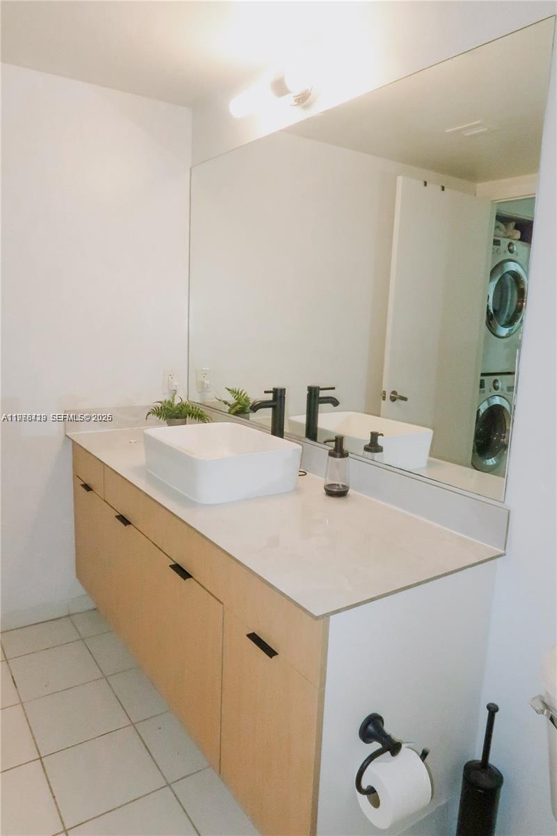 TERRAZAS RIVERPARK VILLAG - Residential Lease