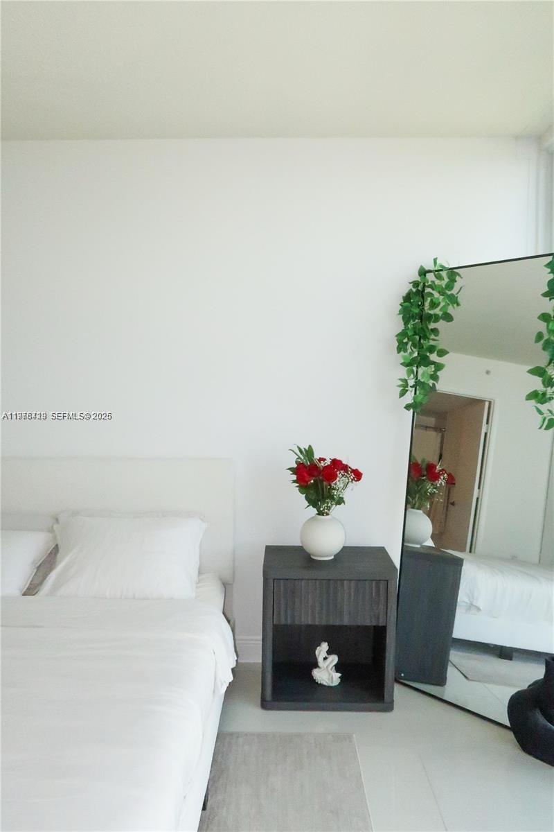 TERRAZAS RIVERPARK VILLAG - Residential Lease