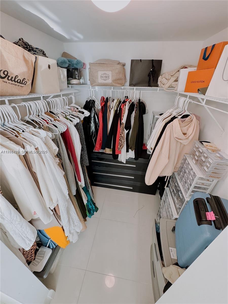 TERRAZAS RIVERPARK VILLAG - Residential Lease