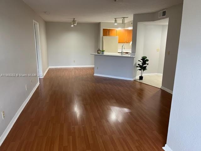 Spacious First-Floor 2-Bedroom Condo – Prime Location & Top Amenities
Welcome to this beautiful Dominica model, the largest layout in the community! This updated 2-bedroom, 2-bathroom apartment is located on the first floor and offers comfort, style, and convenience. The kitchen, A/C, and electrical system have been recently refreshed, making it move-in ready.
Enjoy resort-style amenities including two sparkling pools, a fully equipped fitness center, tennis courts, and more. Perfectly situated, you’ll be just minutes from Sawgrass Mills Mall, I-595, and the Sawgrass Expressway, with a quick 15-minute drive to Fort Lauderdale International Airport and only 20 minutes to the beach!
Don’t miss this opportunity to own a spacious home in a centrally located, well-maintained community