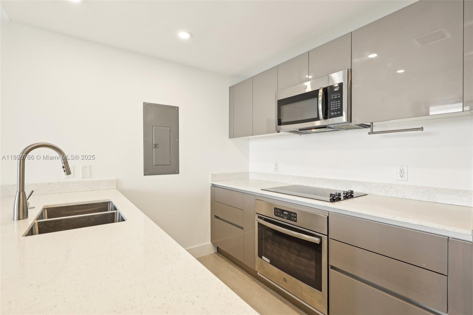 THE HIGHLANDS CONDO - Residential Lease
