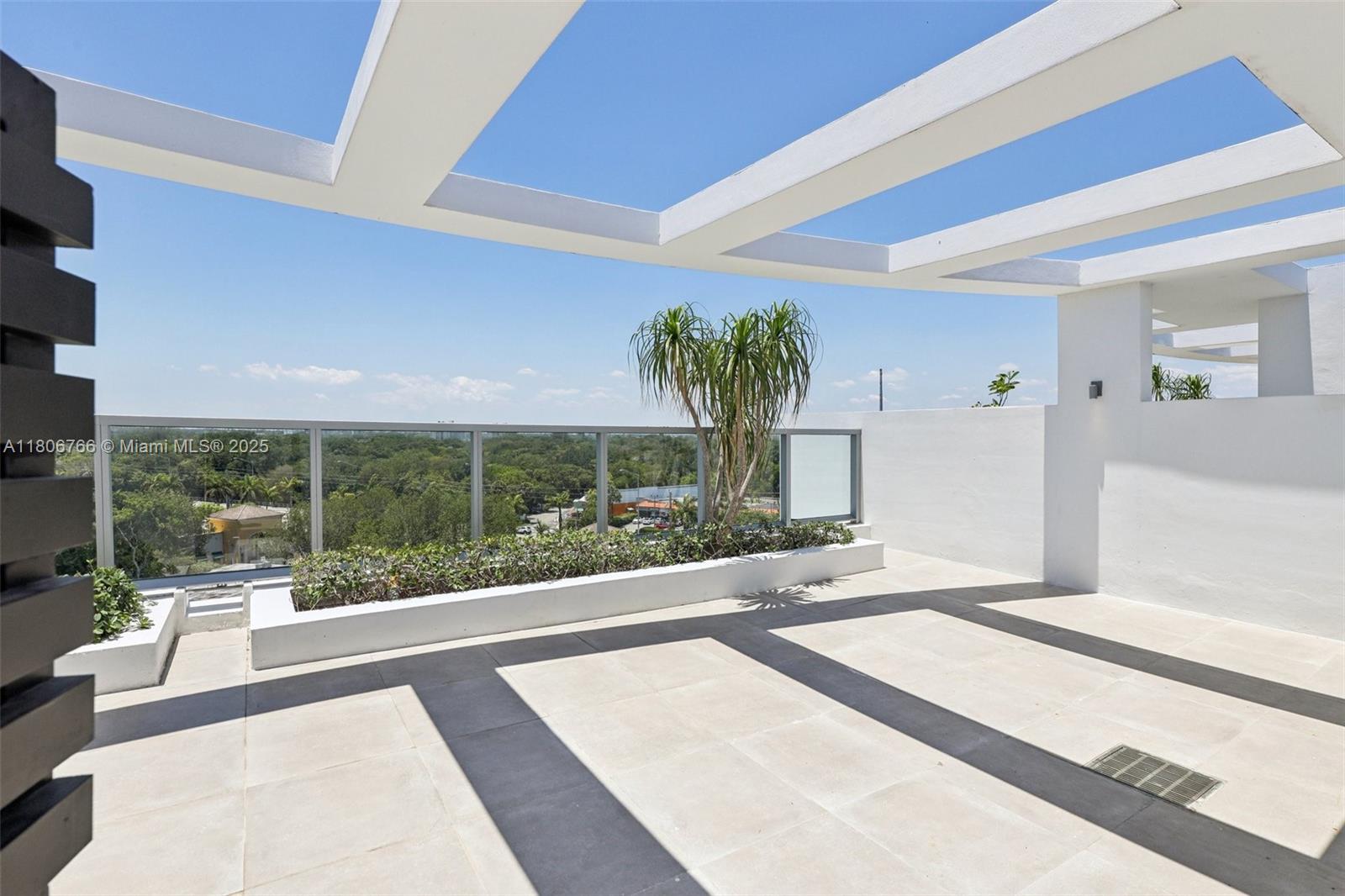 THE HIGHLANDS CONDO - Residential Lease
