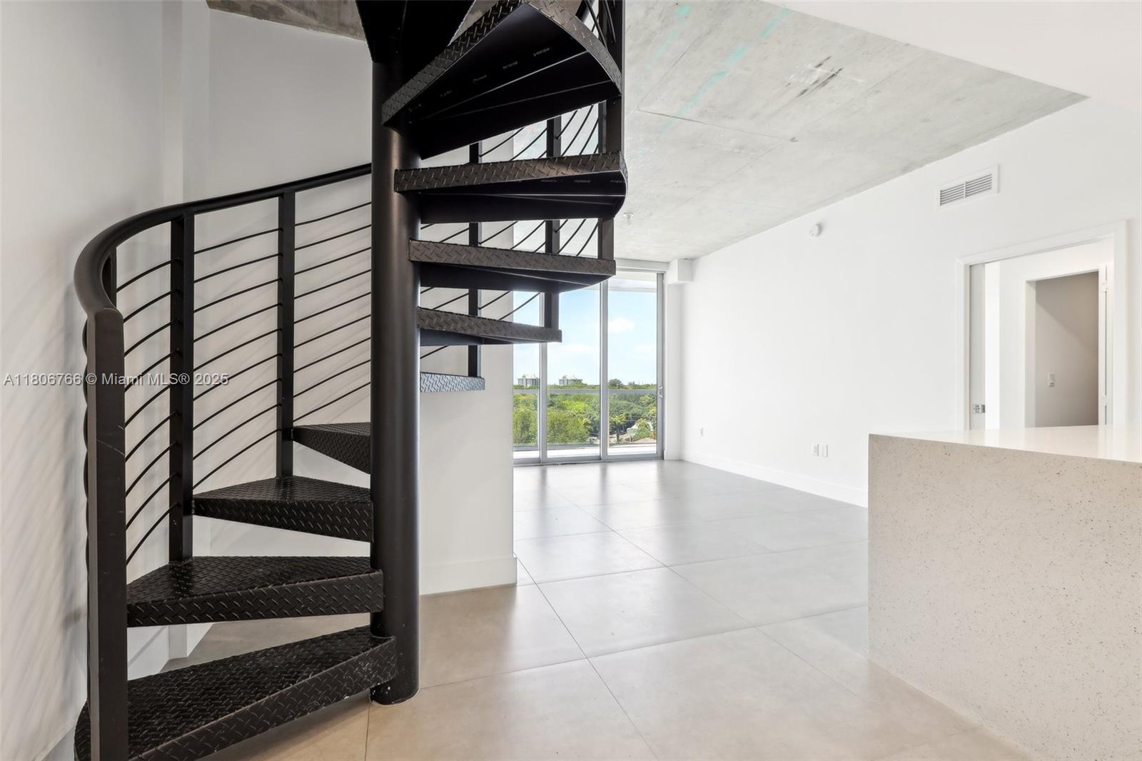 THE HIGHLANDS CONDO - Residential Lease