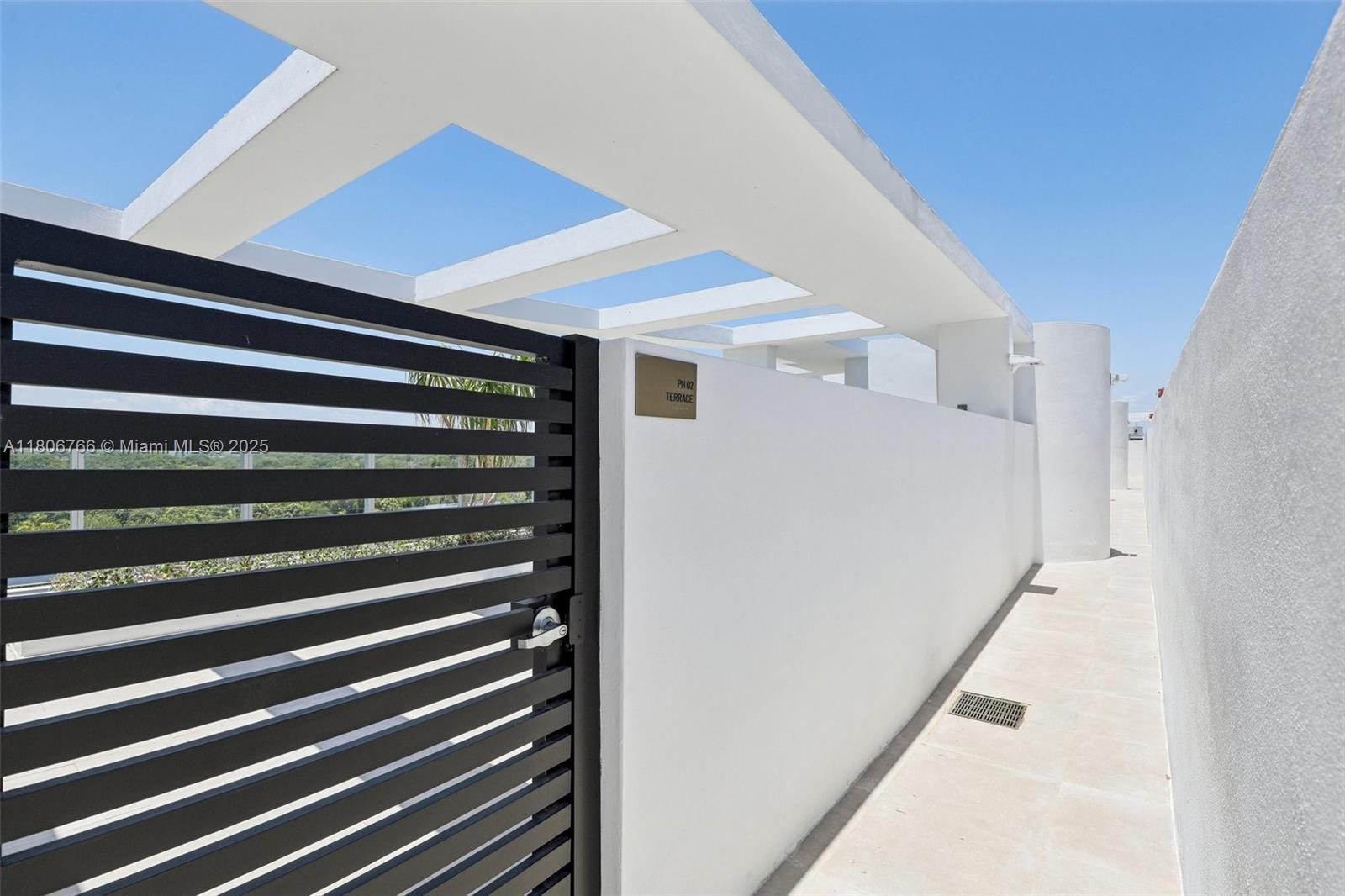 THE HIGHLANDS CONDO - Residential Lease