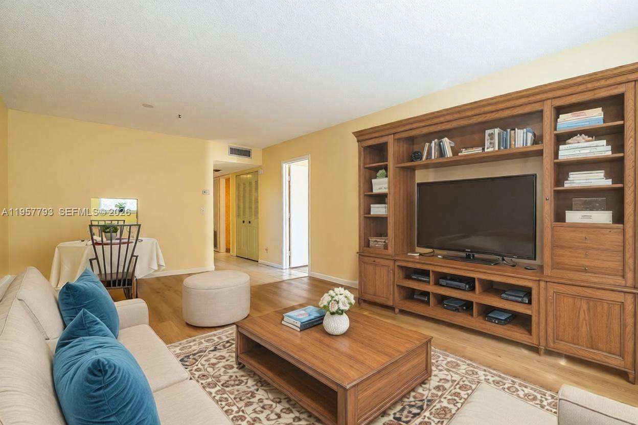 ASHBURY HOUSE - Residential