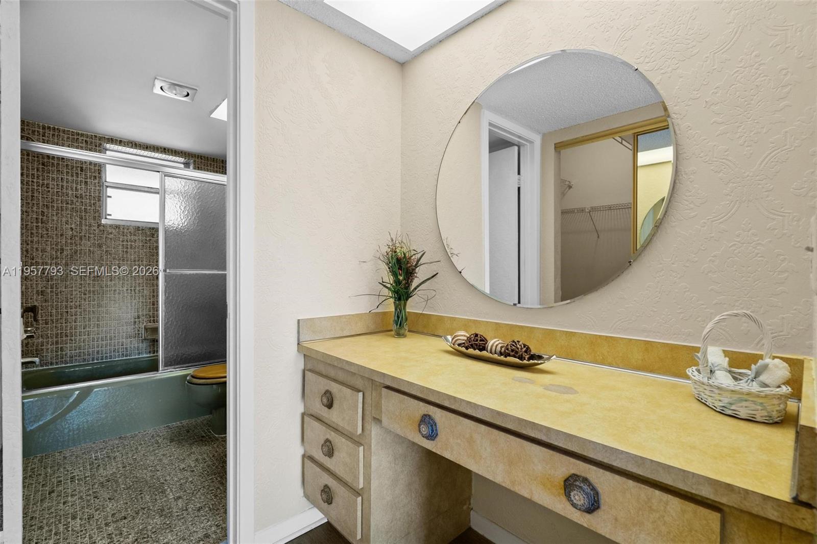 ASHBURY HOUSE - Residential