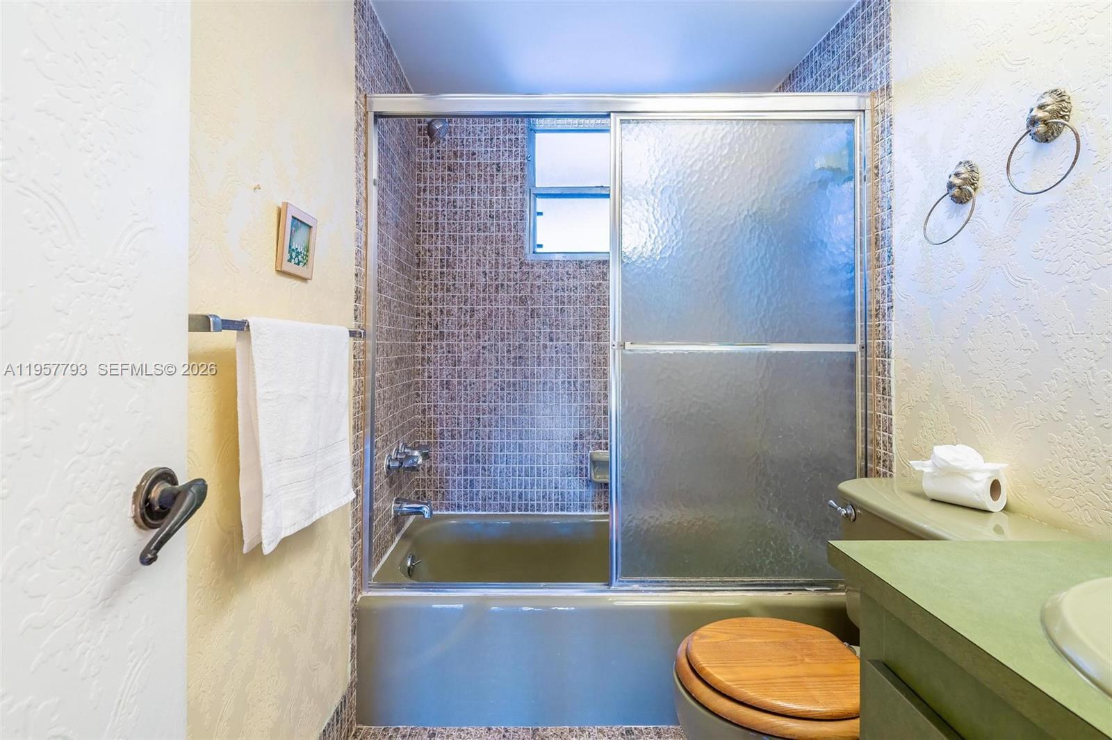 ASHBURY HOUSE - Residential