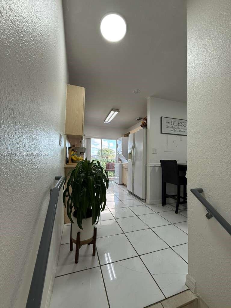 READY VILLAS CONDO - Residential Lease