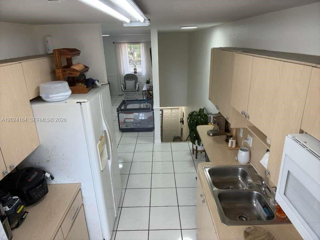 READY VILLAS CONDO - Residential Lease