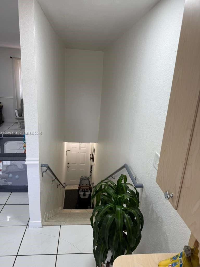 READY VILLAS CONDO - Residential Lease