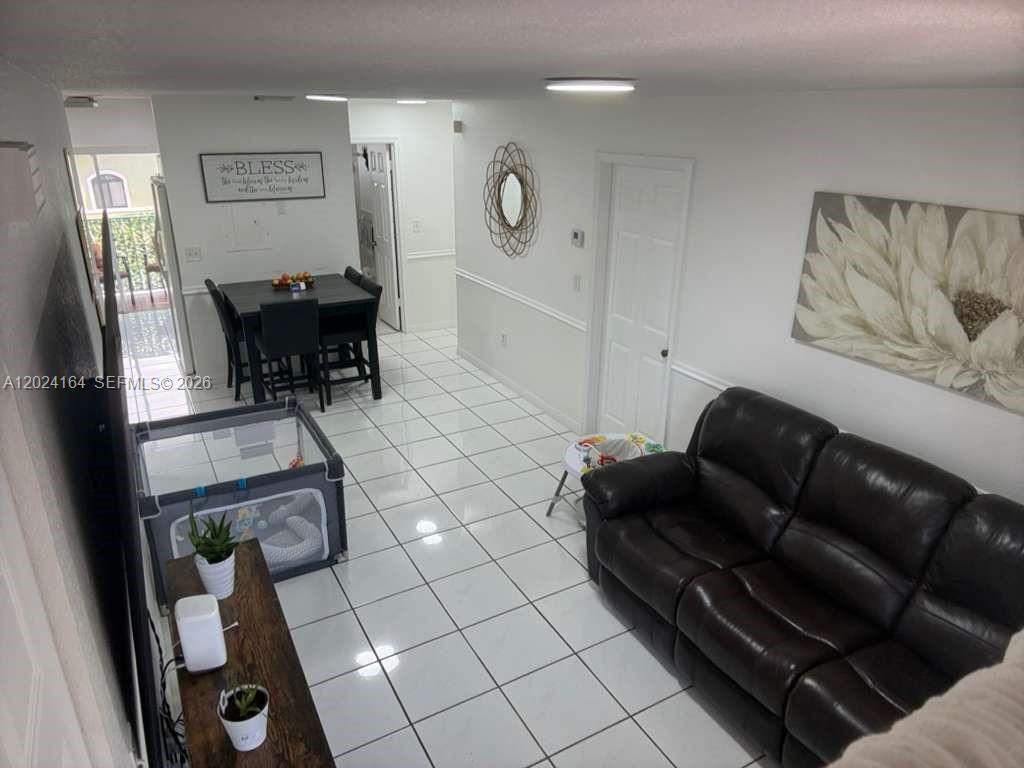READY VILLAS CONDO - Residential Lease