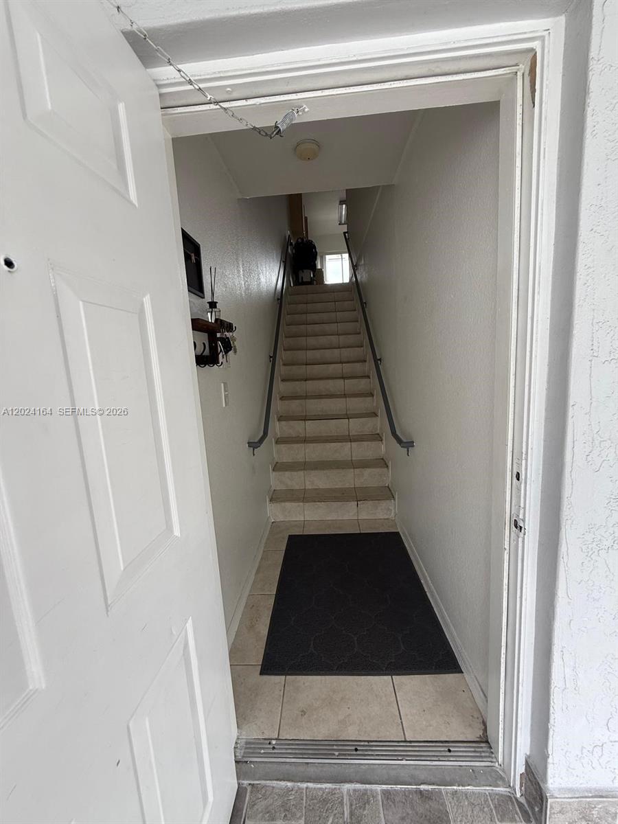 READY VILLAS CONDO - Residential Lease