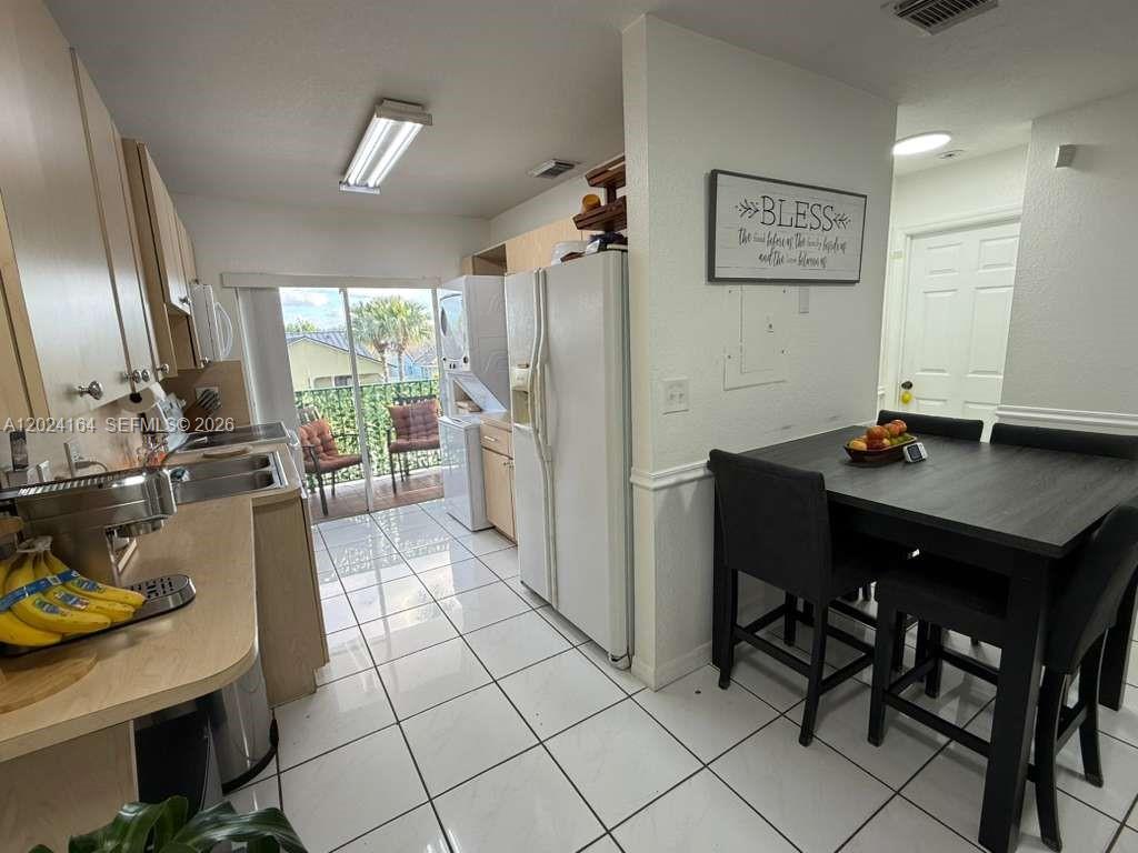 READY VILLAS CONDO - Residential Lease