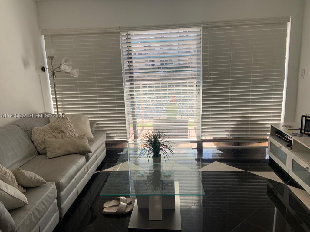 3944 NE 167th St 106