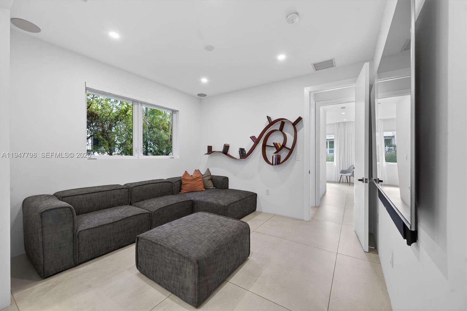 TROPICAL ISLE HOMES SUB 3 - Residential