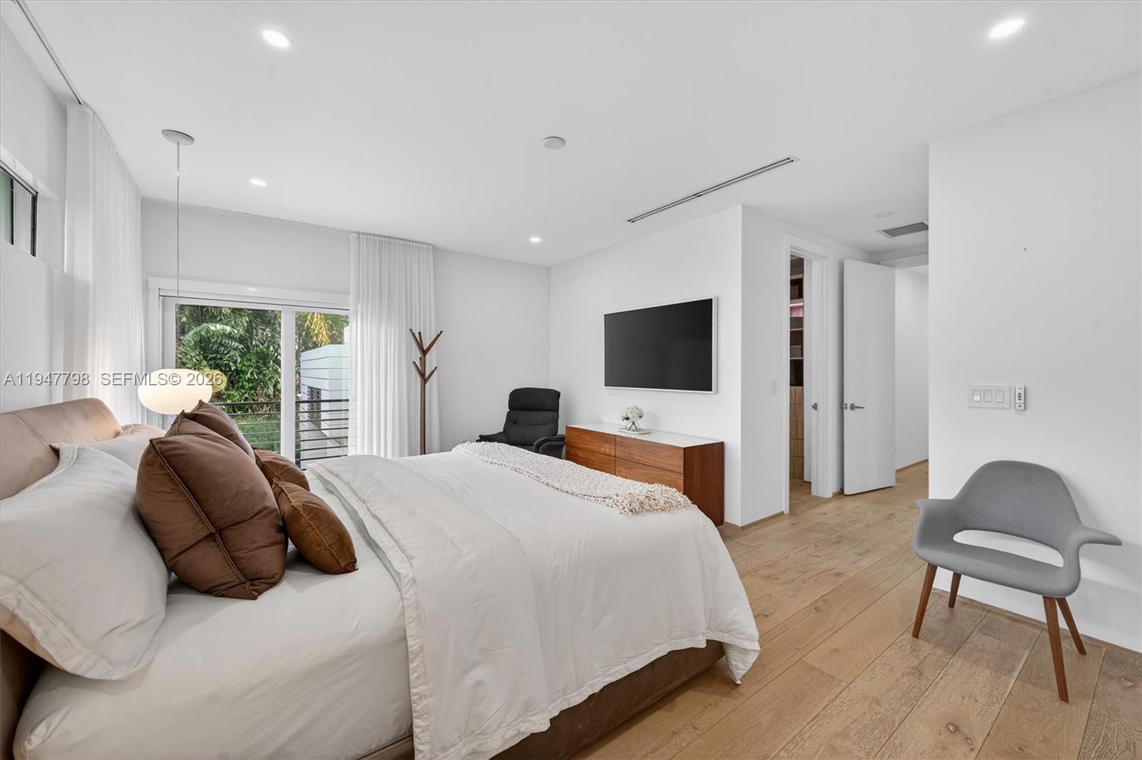 TROPICAL ISLE HOMES SUB 3 - Residential