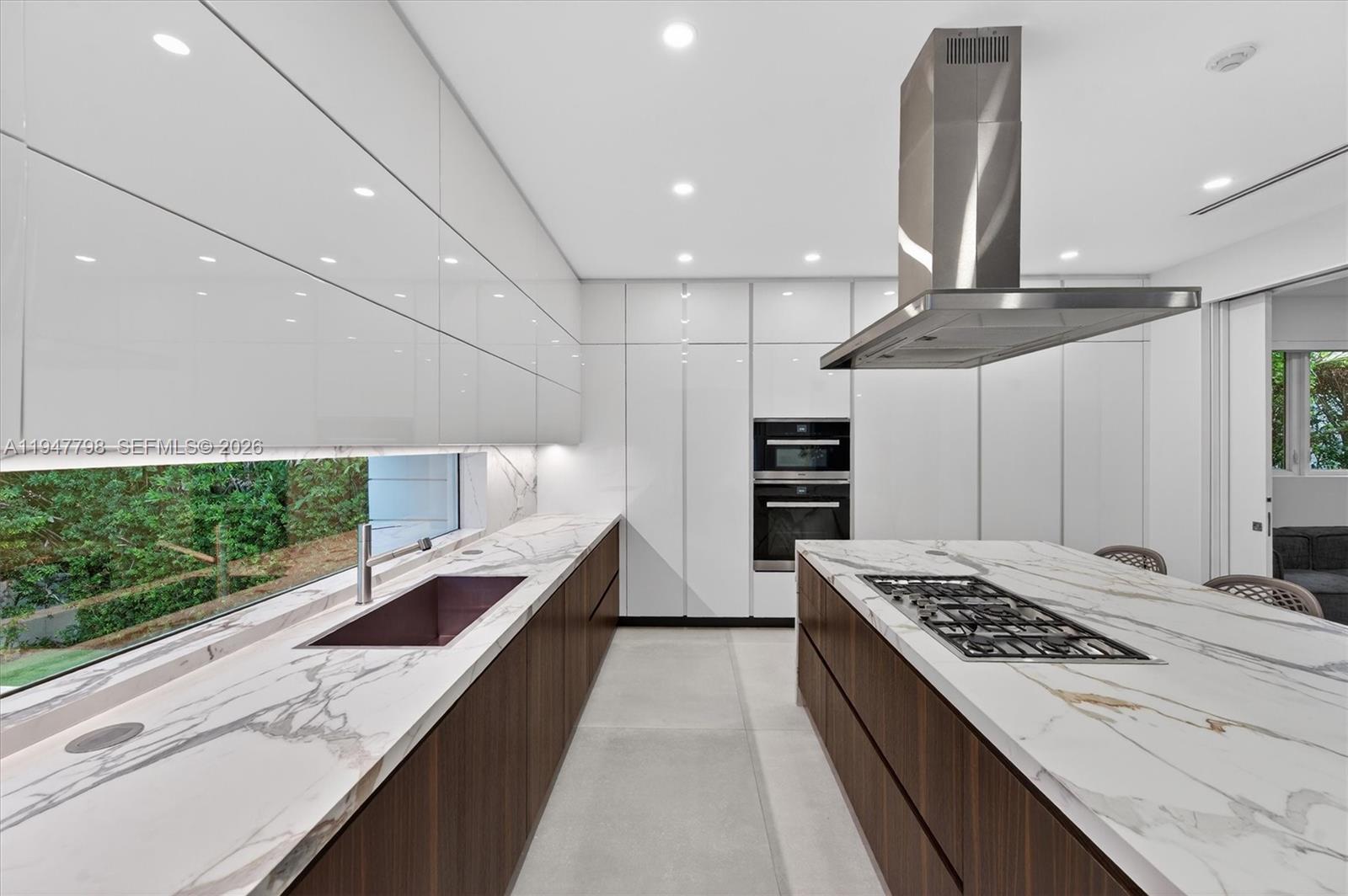 TROPICAL ISLE HOMES SUB 3 - Residential