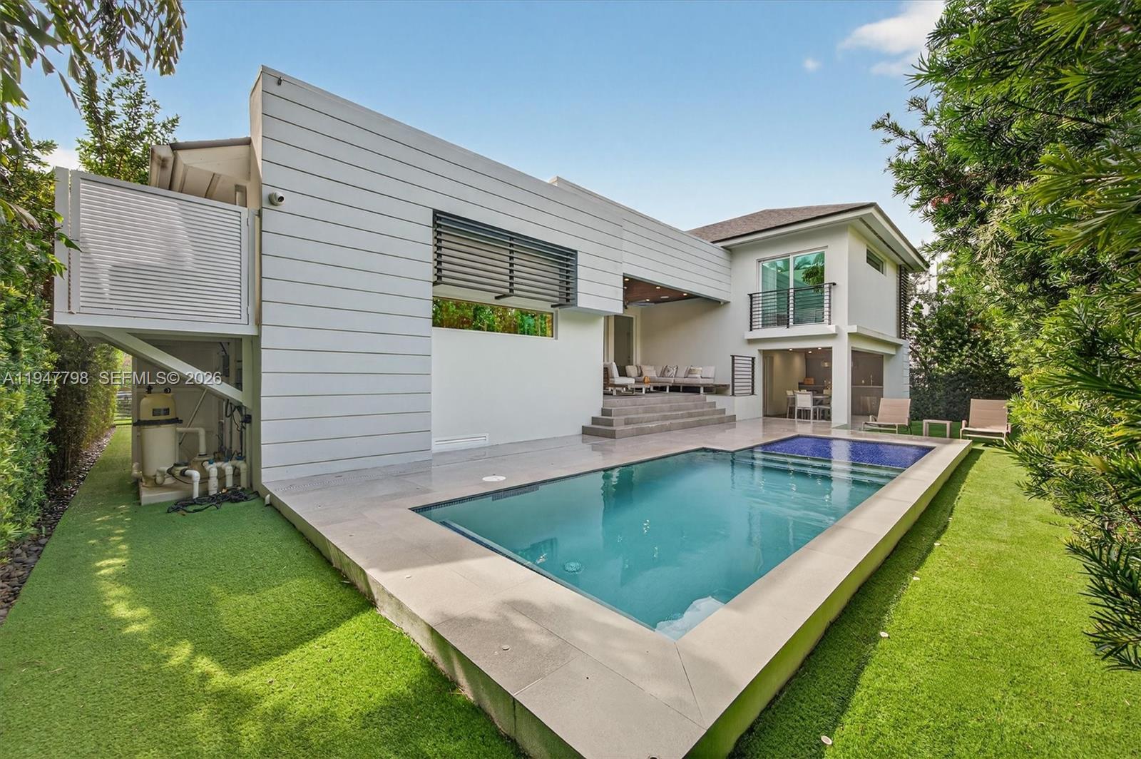 TROPICAL ISLE HOMES SUB 3 - Residential