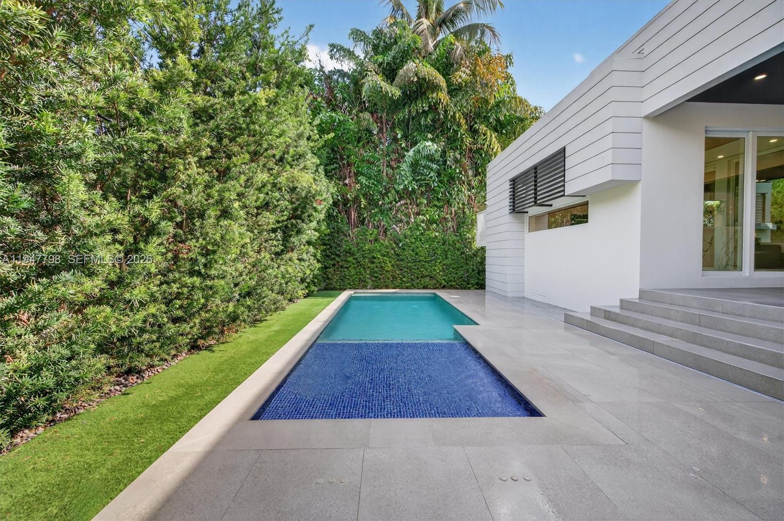 TROPICAL ISLE HOMES SUB 3 - Residential