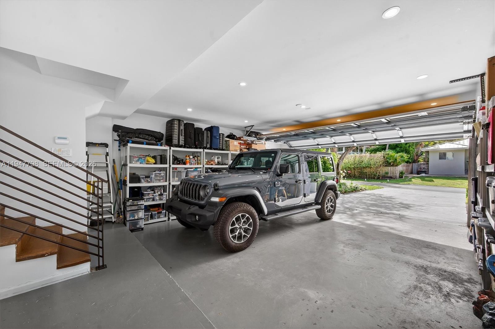 TROPICAL ISLE HOMES SUB 3 - Residential