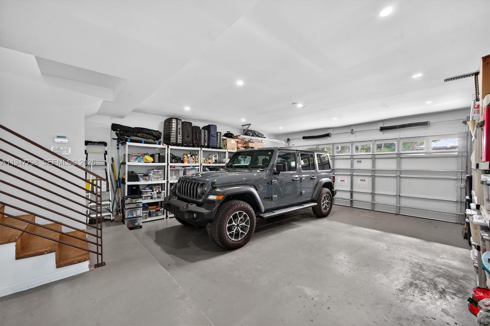 TROPICAL ISLE HOMES SUB 3 - Residential