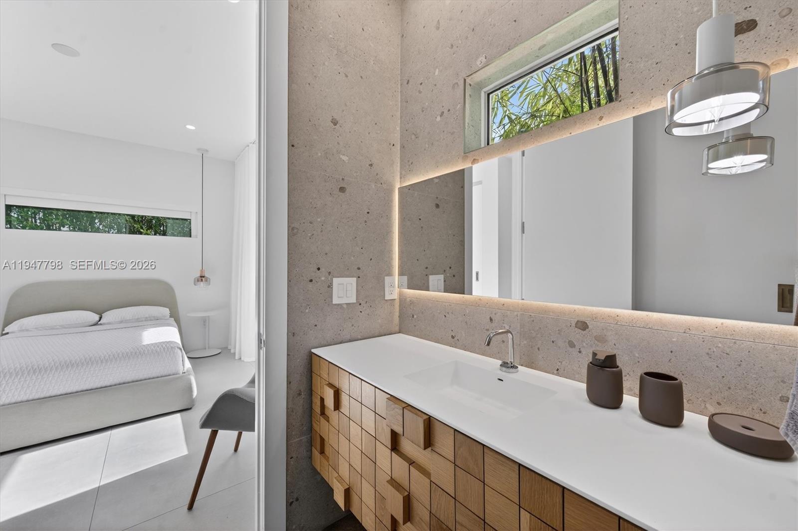 TROPICAL ISLE HOMES SUB 3 - Residential