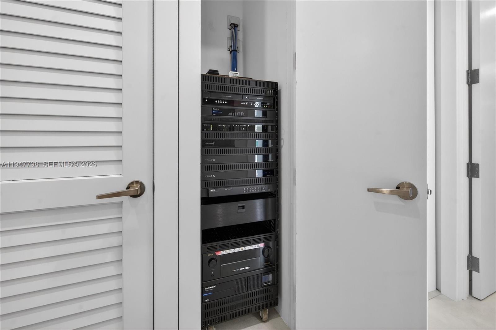 TROPICAL ISLE HOMES SUB 3 - Residential